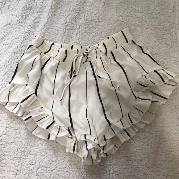 Honey Punch Pants - Ruffle hem shorts